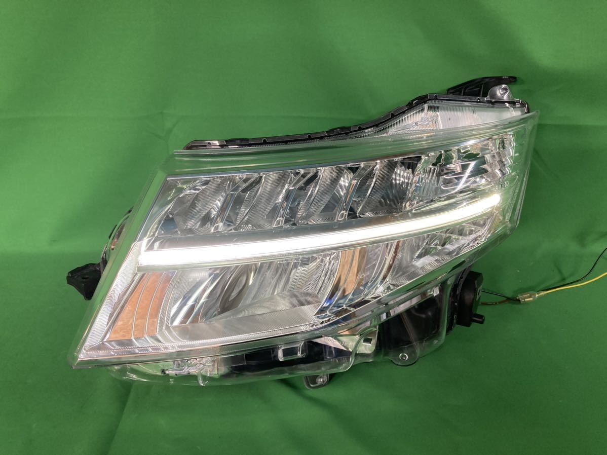 車 TOYOTA ＊ROOMY＊ M900,M910X LED 左ヘッドライト