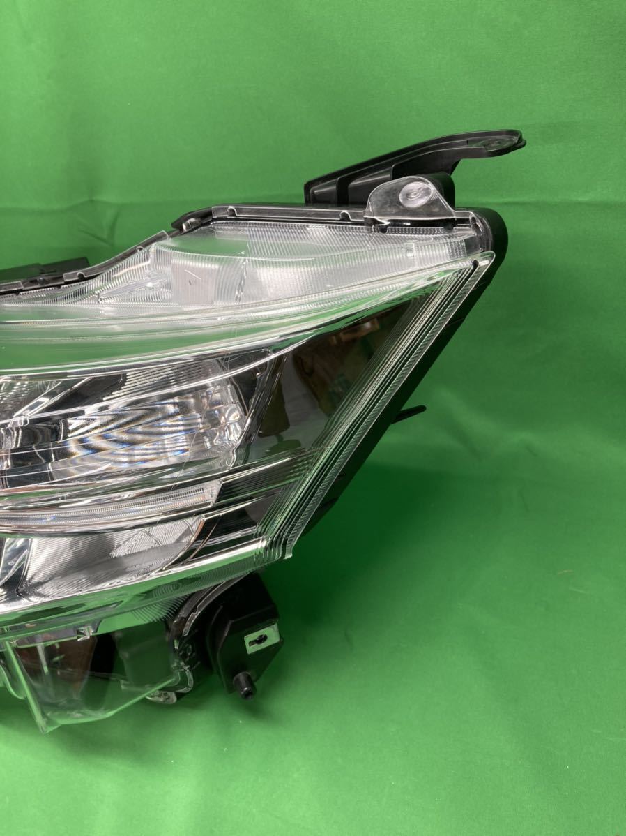 車 TOYOTA ＊ROOMY＊ M900,M910X LED 左ヘッドライト