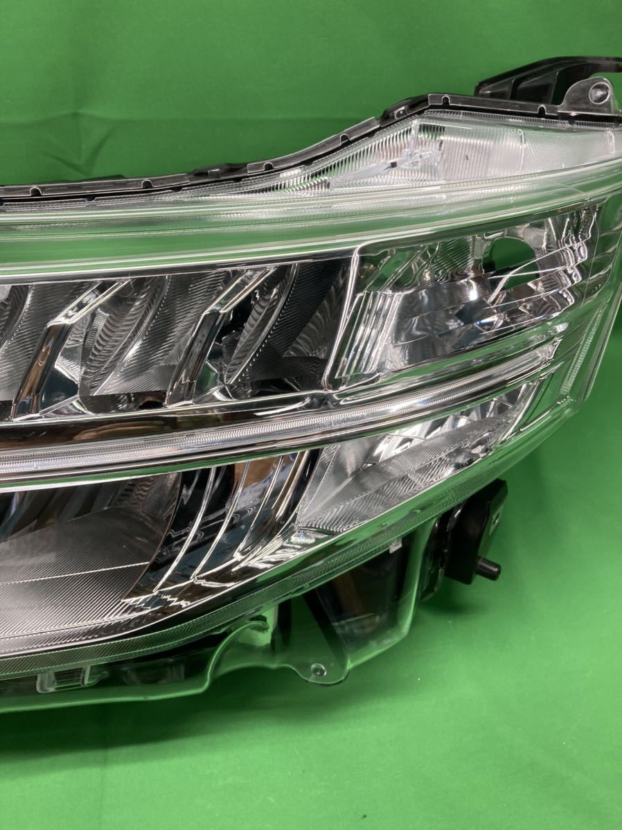 TOYOTA ＊ROOMY＊ M900,M910...X LED 左ヘッドライト 車 TOYOTA ＊ROOMY＊ M900,M910X LED 左ヘッドライト