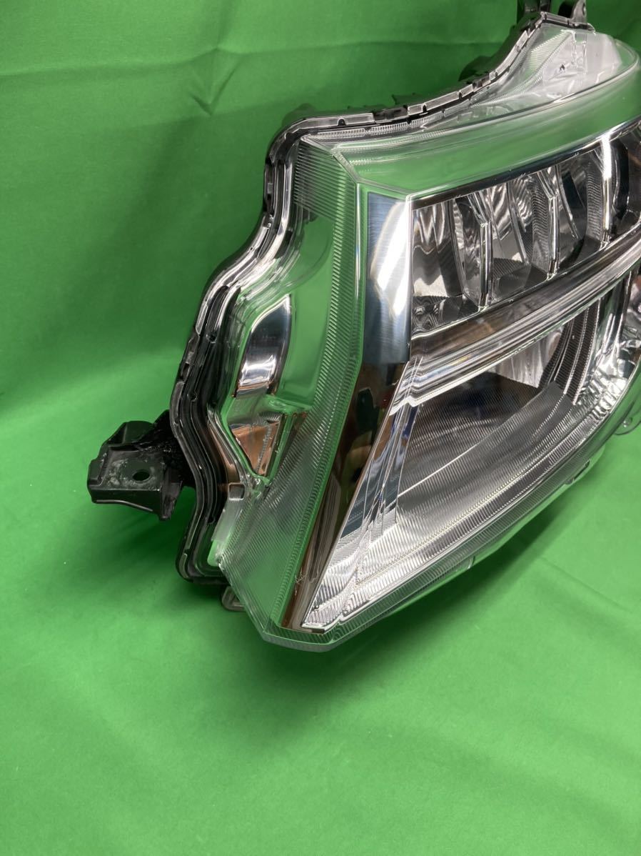 車 TOYOTA ＊ROOMY＊ M900,M910X LED 左ヘッドライト