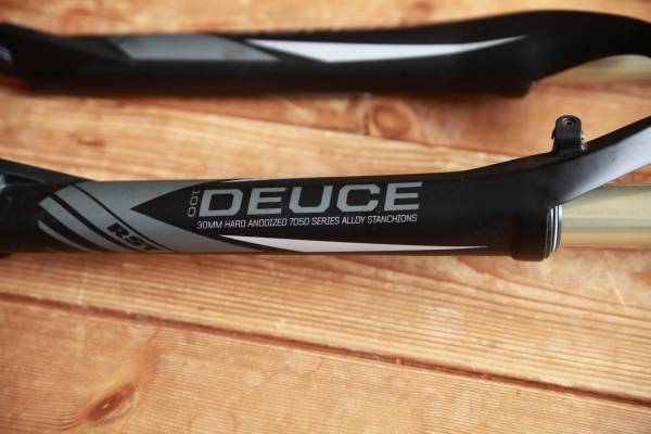 新色追加 Rst Deuce サスペンション 1 5 Cannondale 特売 Www Arviele Lt