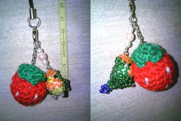 コザクラインコ（ノーマル）と編み苺の携帯ストラップ♪小鳥_2
