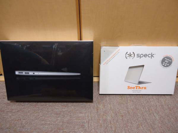Macbook Air 11インチ　MC505J/A 未開封・未使用　オマケ付_1