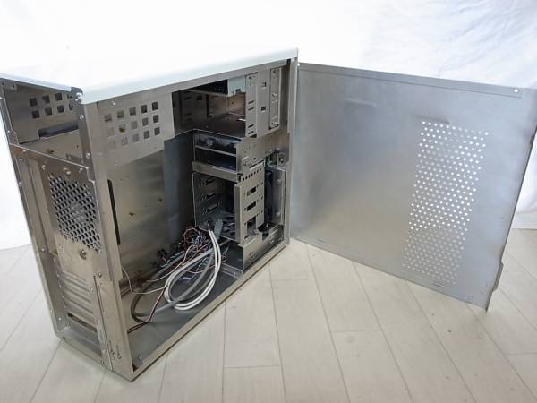 超希少WiNDY ALTIUM S8 ATHENA ホワイトパールマイカ 送安！WiNDy Altium S8 Athena アルミ&冷却良好 ATXPCケース 白(ATX