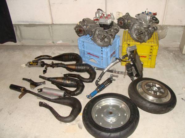 縦型JOG 水冷エンジン2台分 27V JOG リアホイールハブ(エンジン本体