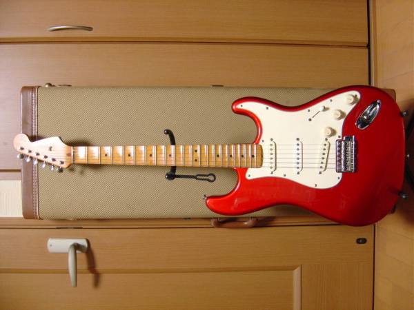 Fender USA yngwie model キャンディアップルレッド(シグネチャー 