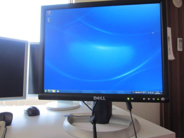 DELL 2001FP 20.1インチ 1600x1200UXGA 液晶モニター(20インチ～)｜売買されたオークション情報、yahooの商品 ...