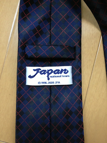 日本代表ネクタイ 日本サッカー協会 香川 本田 内田 記念品 関連グッズ 売買されたオークション情報 Yahooの商品情報をアーカイブ公開 オークファン Aucfan Com