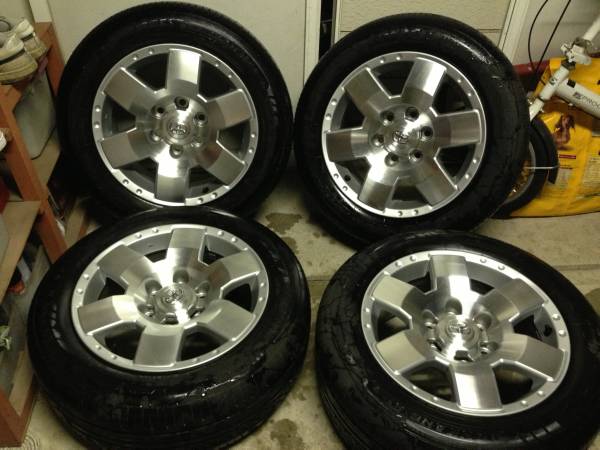 US FJクルーザー 純正 4本セット 200系ハイエース USDM JDM(ラジアル 