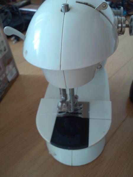 ☆1円スタート☆　キュートミシン_2