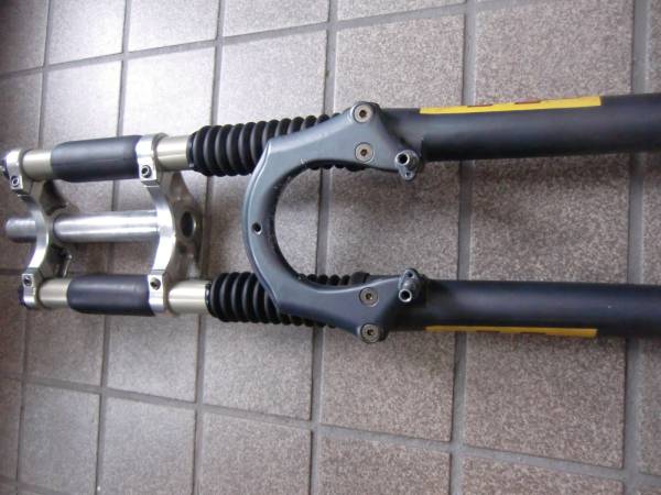 Rst ダブルクラウン ダウンヒル サスペンションフォーク サスペンションフォーク 売買されたオークション情報 Yahooの商品情報をアーカイブ公開 オークファン Aucfan Com