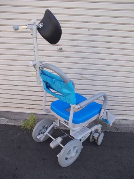 ウチエ シャワーキャリー ヘッドレスト付 中古美品(入浴補助)｜売買 