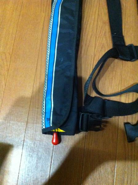 ブリーデン　　ライフジャケット手動式 中古品_2