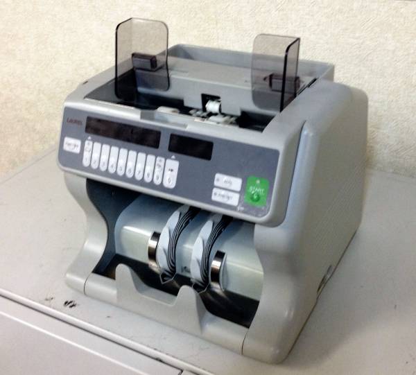ローレルバンクマシン 紙幣計算機 F 1000 店舗用品 売買されたオークション情報 Yahooの商品情報をアーカイブ公開 オークファン Aucfan Com
