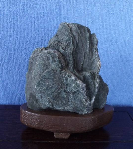大分県 小品七瀬川石 鑑賞石 水石 山型 盆石(岩石、鉱物)｜売買された