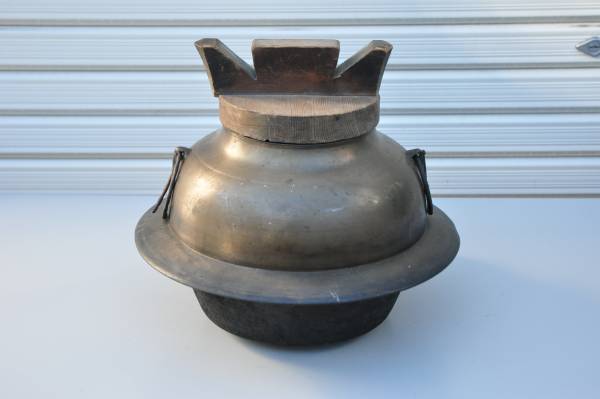 真鍮製茶釜と銀色装飾茶釜セット 真鍮製茶釜と銀色装飾茶釜セット