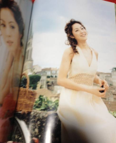 吉野公佳写真集 Ouge 帯あり 吉野公佳 売買されたオークション情報 Yahooの商品情報をアーカイブ公開 オークファン Aucfan Com