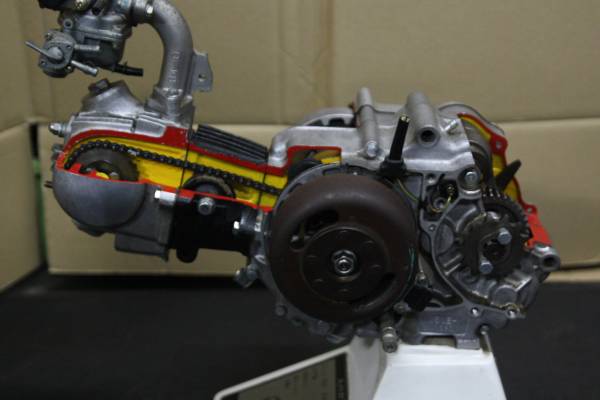 １０００円から スーパーカブエンジン カットモデル 超 オートバイ 売買されたオークション情報 Yahooの商品情報をアーカイブ公開 オークファン Aucfan Com