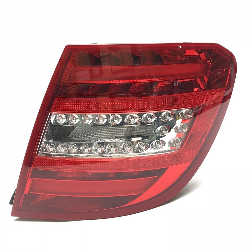 ▼良品 LED点灯OK メルセデス W204 Cクラス 後期 ワゴン純正 テールライト テールレンズ 右 A 204 820 65 64 即決/即納/割れなし▼