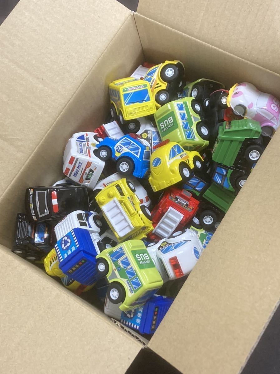 送料無料 楽しい プルバックカー コレクション ミニカー 消防車 パトカー 救急車 清掃車 50個セット 大量 おもちゃ おまけ付 majorette