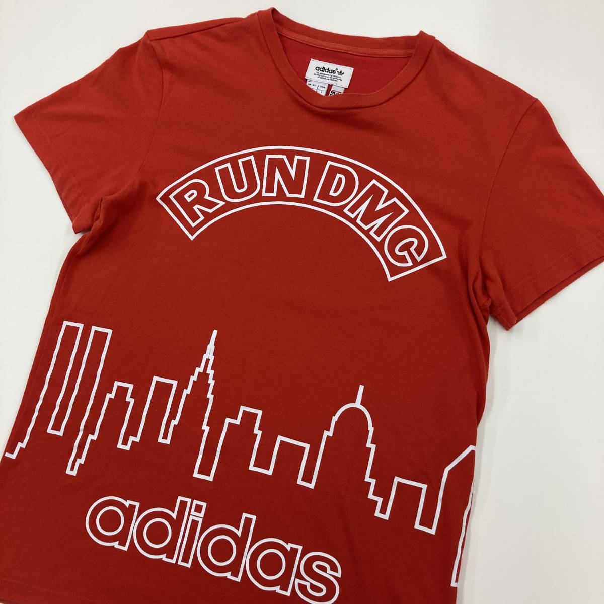 adidas originals × RUN DMC マンハッタン ロゴ 半袖 Tシャツ 赤 
