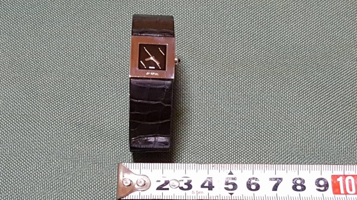 外箱、説明書付き】シャネルCHANELシルバークォーツ時計マトラッセ