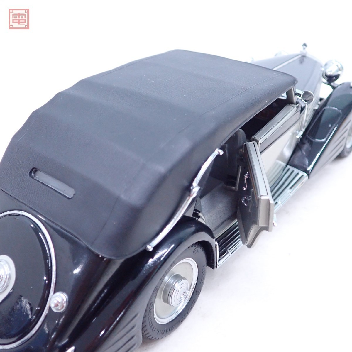 ミニカー 1939年型 マイバッハ ツェッペリン フランクリンミント 1940 Packard Custom - Maroon Convertible Victoria 1:24 Diecast