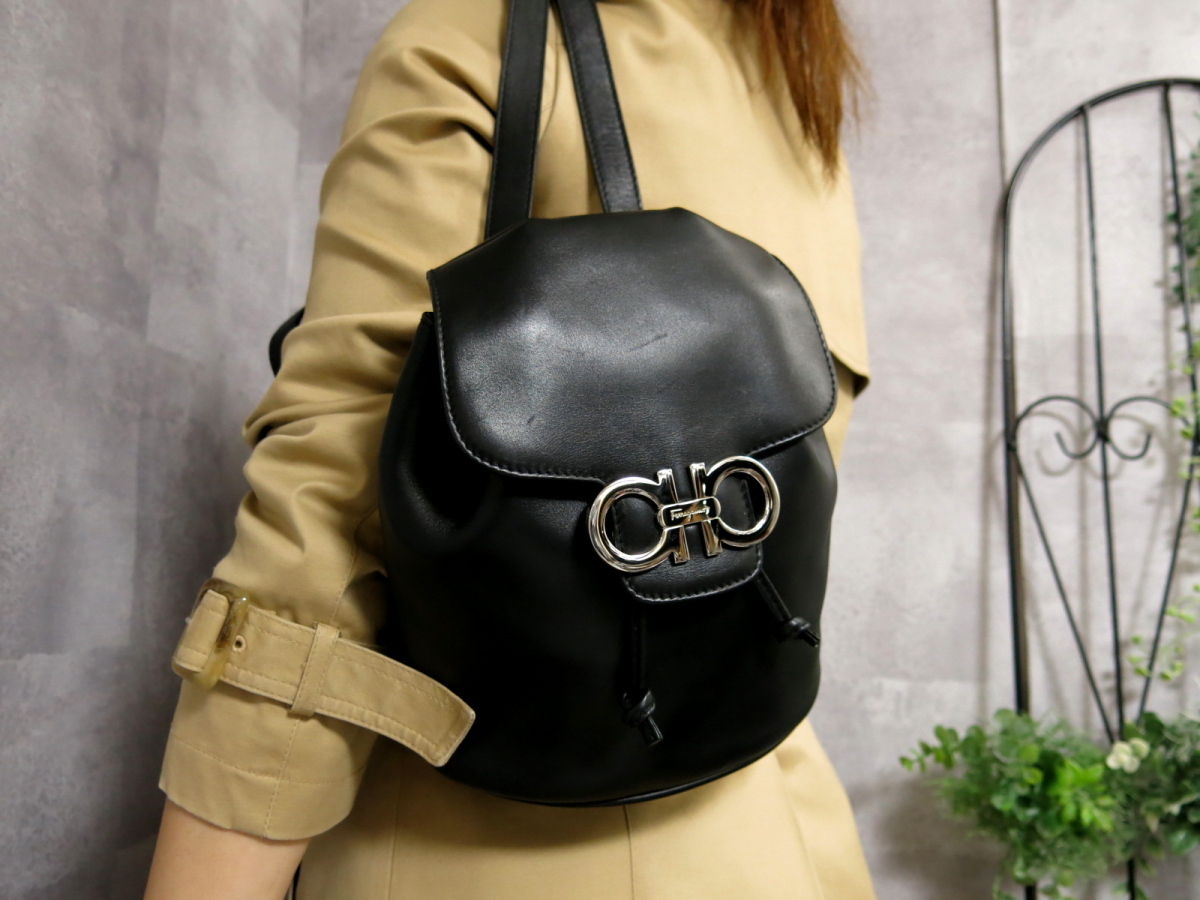 ○超美品○新品同様○Salvatore Ferragamo フェラガモ○ダブル 