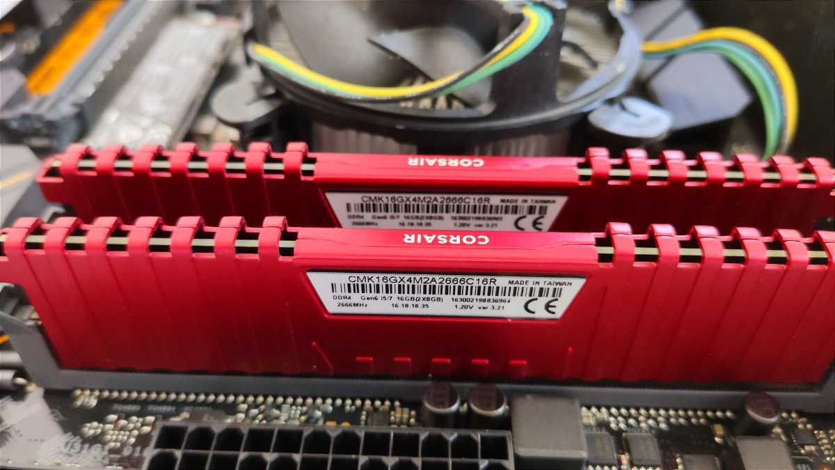 CORSAIR DDR4 2666MHz 赤 8GB×2枚 計16GB 【公式通販】
