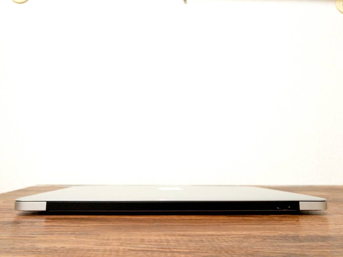 MacBook Air 2012mid 13iインチ SSD無しバッテリー無しカメラ故障