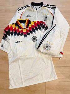 ドイツ代表 ユニフォームのヤフオク の相場 価格を見る ヤフオク のドイツ代表 ユニフォームのオークション売買情報は50件が掲載されています