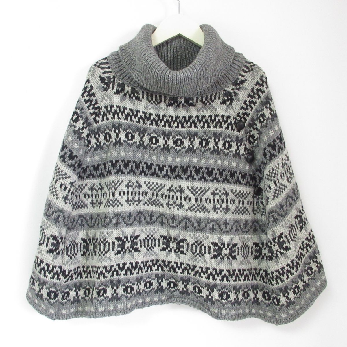 美品 HIGHLAND 2000 ハイランド2000 英国製 ハイネック ノルディック柄 ニット ポンチョ ケープ 灰 グレー系 091