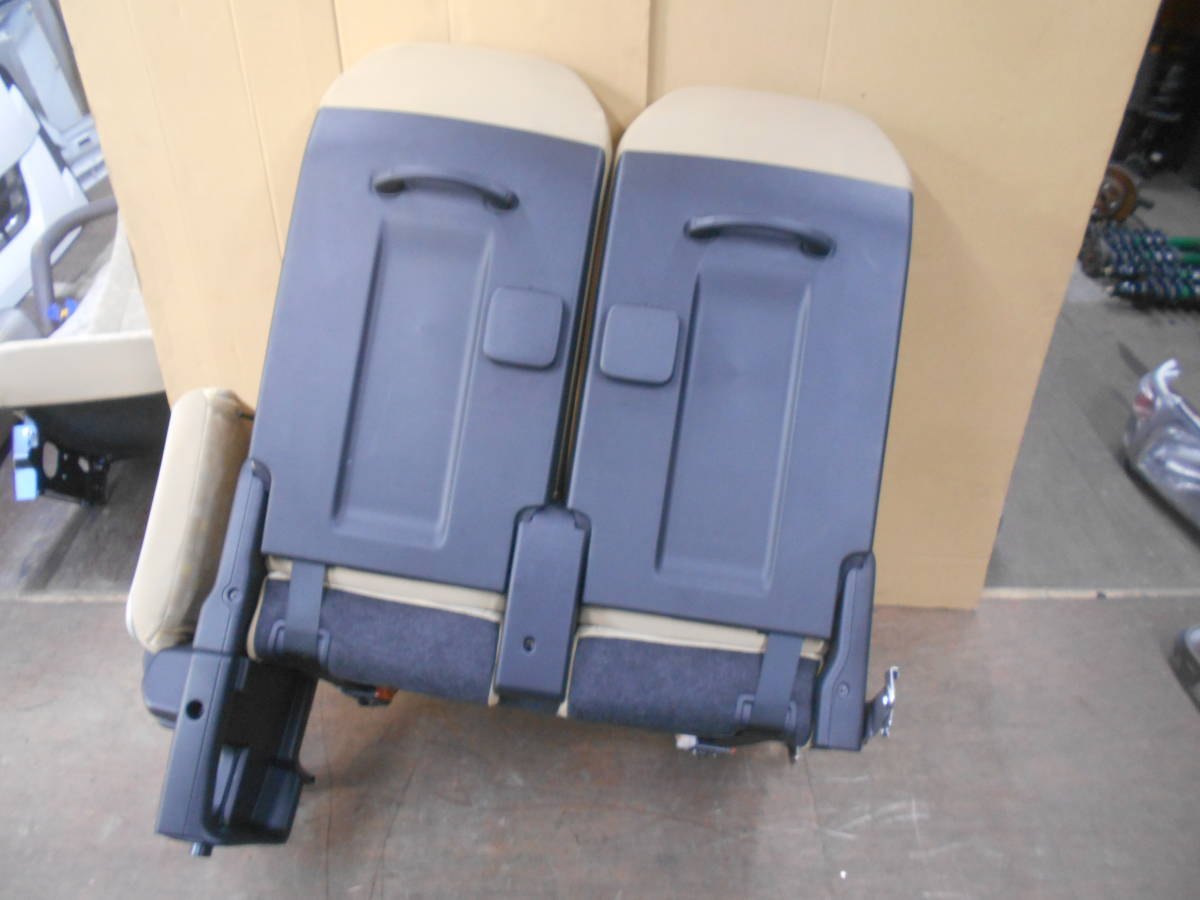 21年 コースター用 補助席付き 2人掛けシート 廃品 放出品 売買されたオークション情報 Yahooの商品情報をアーカイブ公開 オークファン Aucfan Com