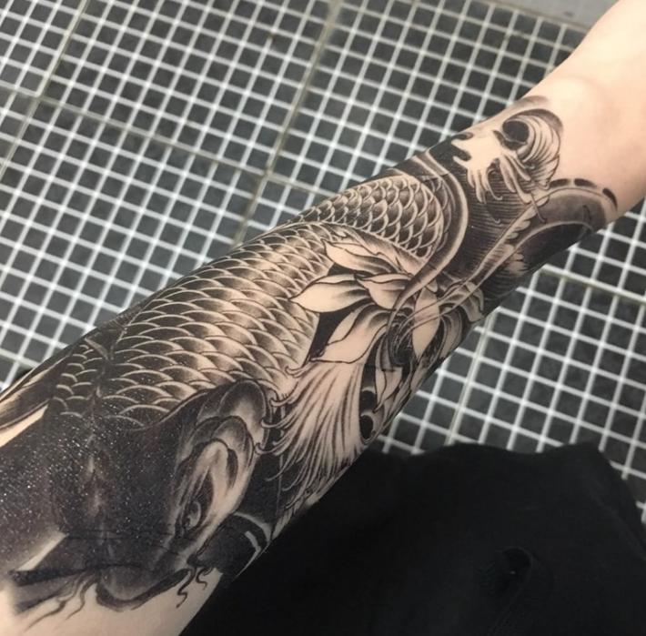 タトゥーシール 鯉 Tatoo 刺青シール ステッカー 防水 腕 脚 背中 メンズファッション 売買されたオークション情報 Yahooの商品情報をアーカイブ公開 オークファン Aucfan Com
