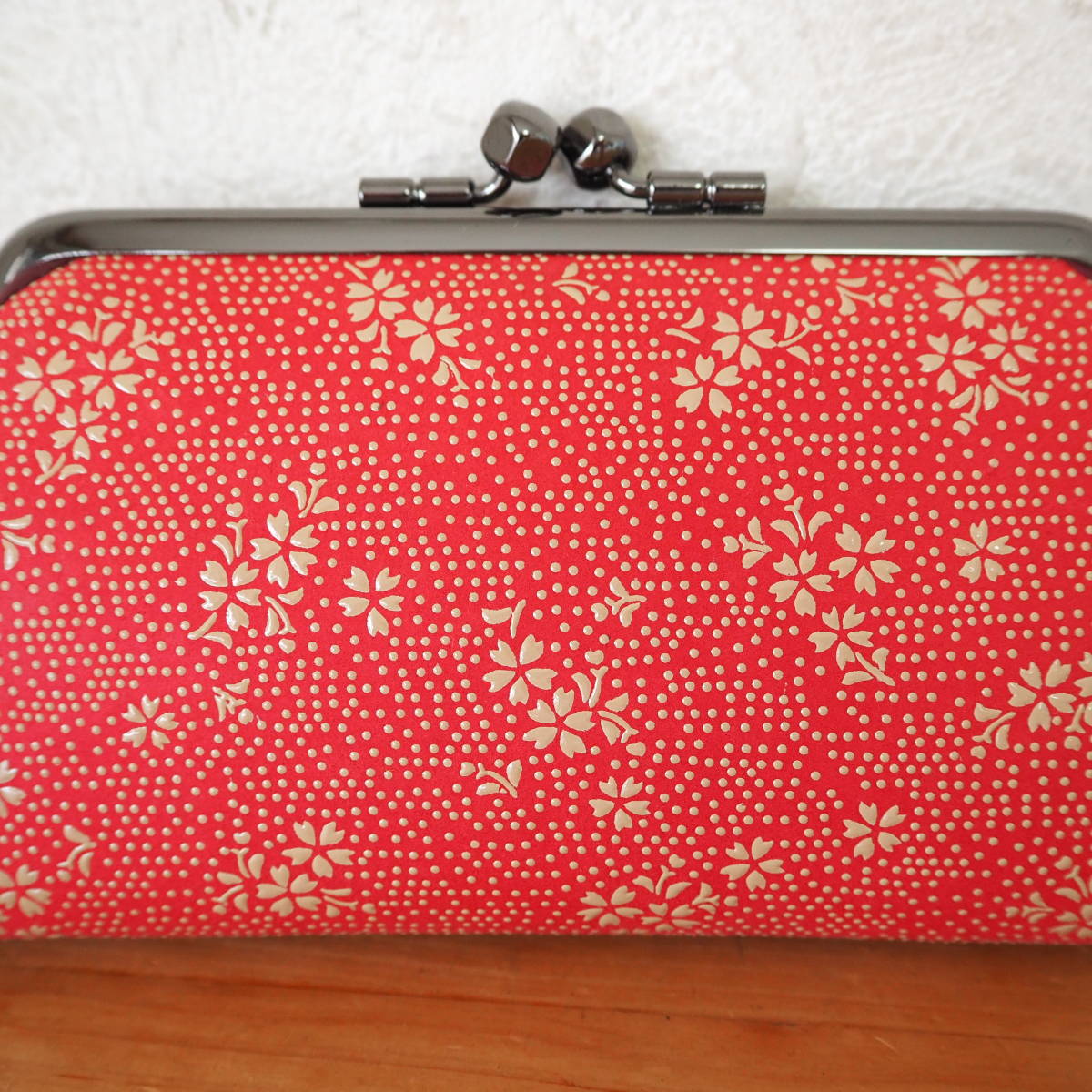 品 日本製 印傳屋 宇野千代 桜柄 鹿革 印傳 親子ガマ口 ガマ口財布 ウォレット コインケース ピンク 女性用 売買されたオークション情報 Yahooの商品情報をアーカイブ公開 オークファン Aucfan Com