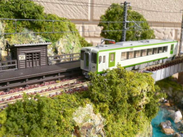 Ｎケージ　ジオラマ自作　ガーター橋とローカル駅の風景 &frasl; Yahoo!オークション Nゲージ with local 完成Nゲージ敷設工事54鉄道模型Nゲージ