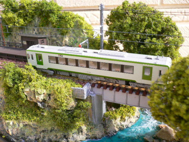 Ｎケージ　ジオラマ自作　ガーター橋とローカル駅の風景 &frasl; Yahoo!オークション Nゲージ with local 完成Nゲージ敷設工事54鉄道模型Nゲージ
