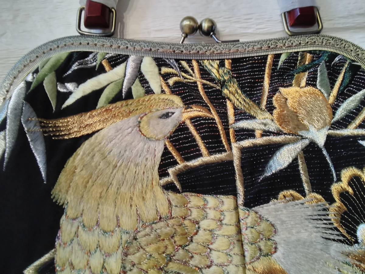 古布リメイクがま口バッグ　留袖　孔雀柄　刺繍 06 手作り かわいい がま口バッグ 日々の暮らしを ハンドメイド工房