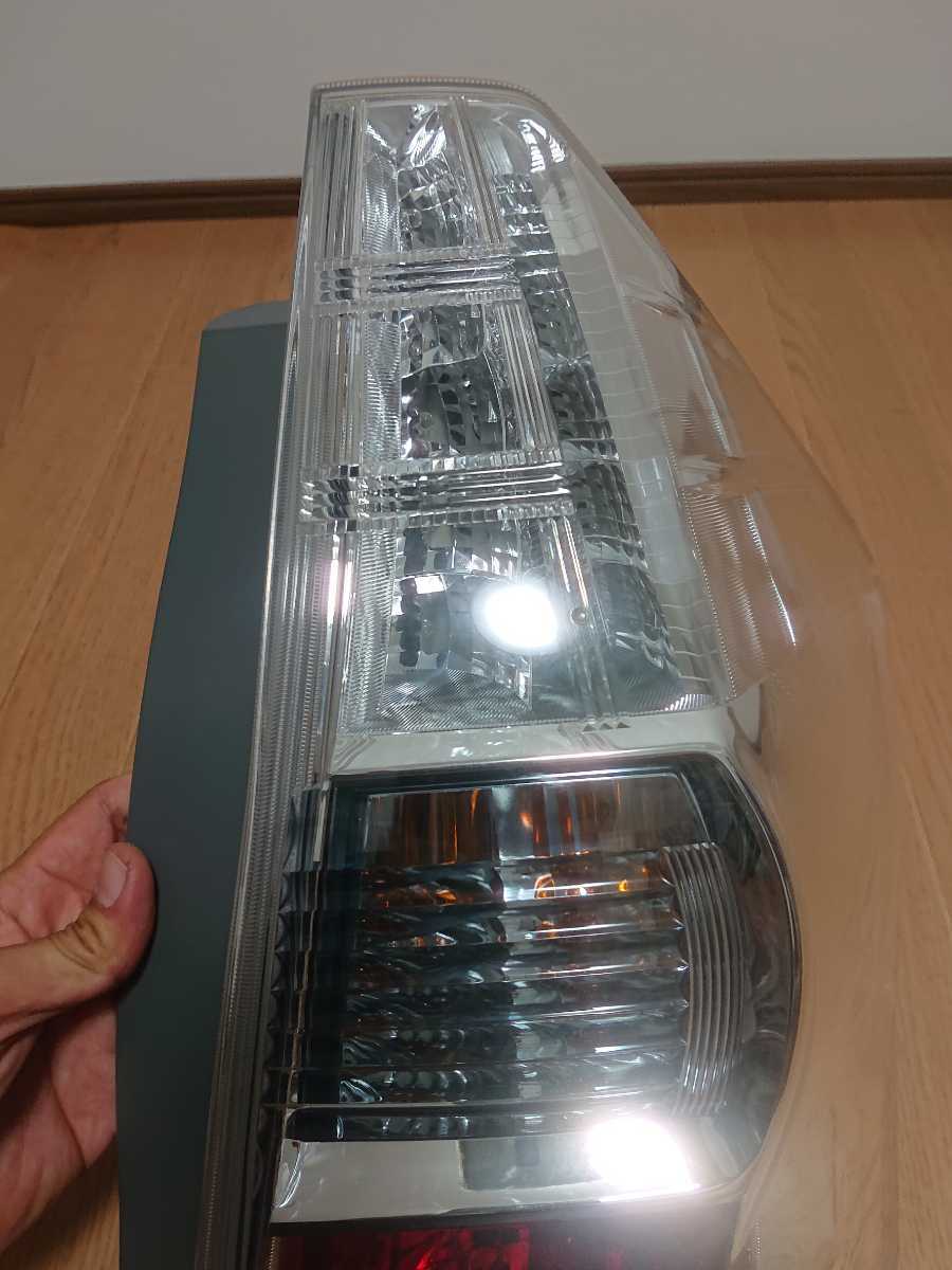 ZVW41 ZVW40 前期 トヨタプリウスα 純正左右テールレンズ 計2個 ZVW41