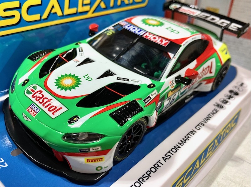 1/32 SCALEXTRIC C4218 R-Motorsport Aston Martin GT3 Vantage
