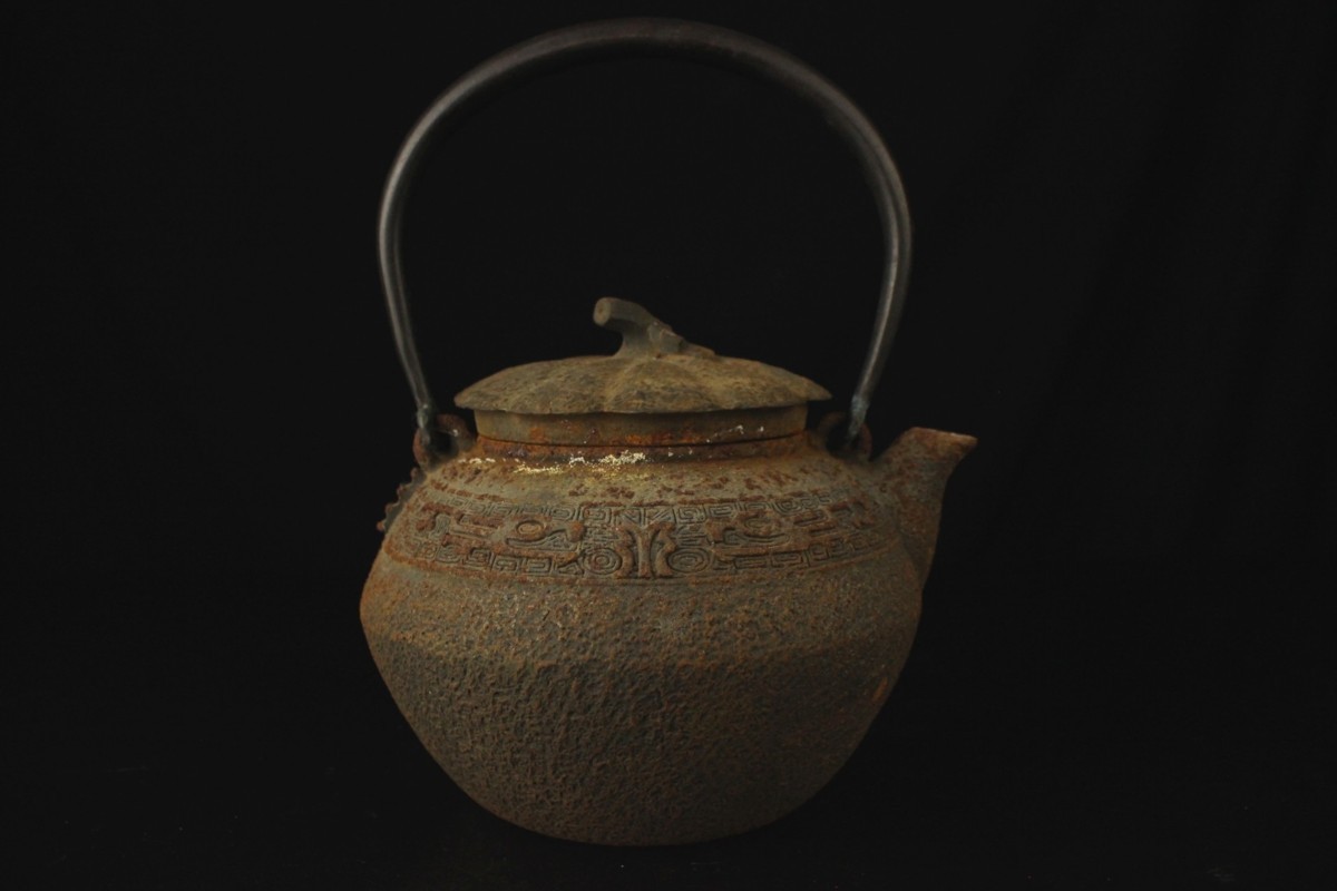 蔵六　龍文堂鉄瓶茶釜の銅蓋6枚セット 董芸】金工師 蔵六 造 胴印 龍雷文 飾蓋 鉄瓶 茶道具 蔵出品 [1010199