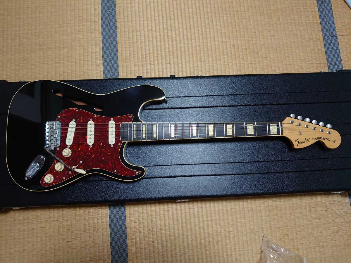 Fender Japan ST/HO/3S Black Stratocaster Thinline フェンダー