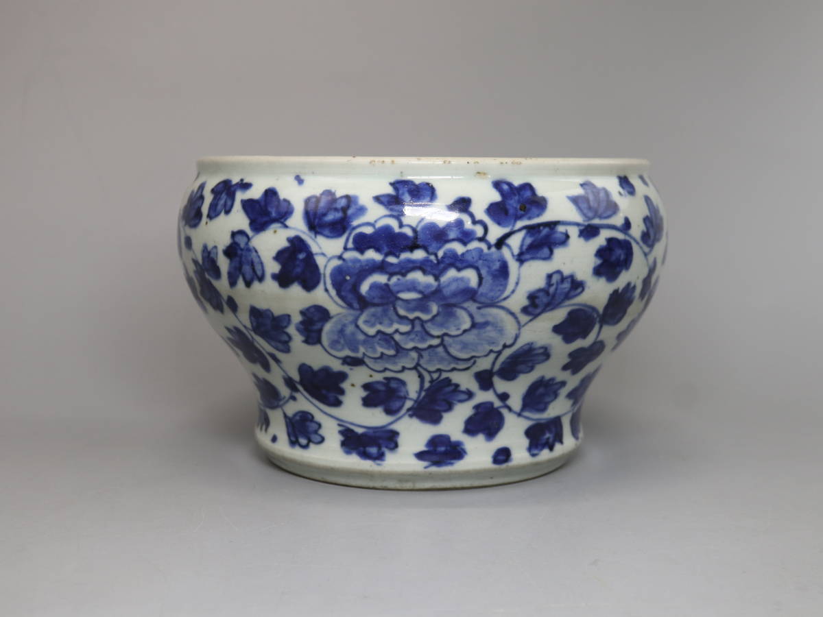 中国古美術 染付花卉茶碗 在銘 C-9