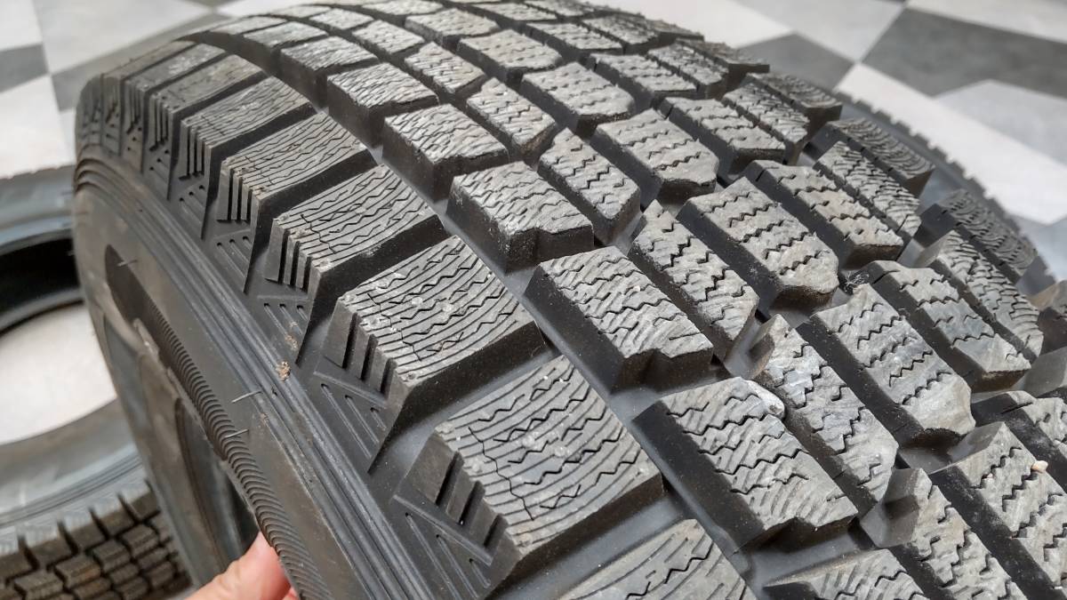 ジムニー スタッドレス 215/80R16 バリ溝 ダンロップ JA11 JA22 JB23 