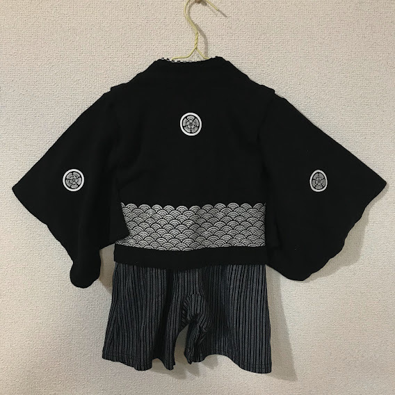 良品 アカチャンホンポ 袴ロンパース 羽織 2点セット 男の子 ブラック 70ｃｍ 和装 初節句 お食い初め お宮参り お正月 70 65 74cm 売買されたオークション情報 Yahooの商品情報をアーカイブ公開 オークファン Aucfan Com