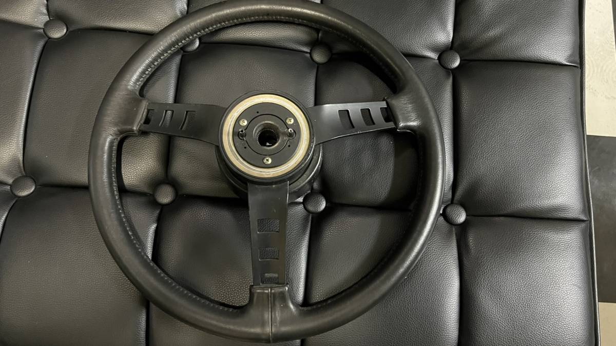ダットサンコンペ レプリカステアリング 美品 DATSUN レプリカ  