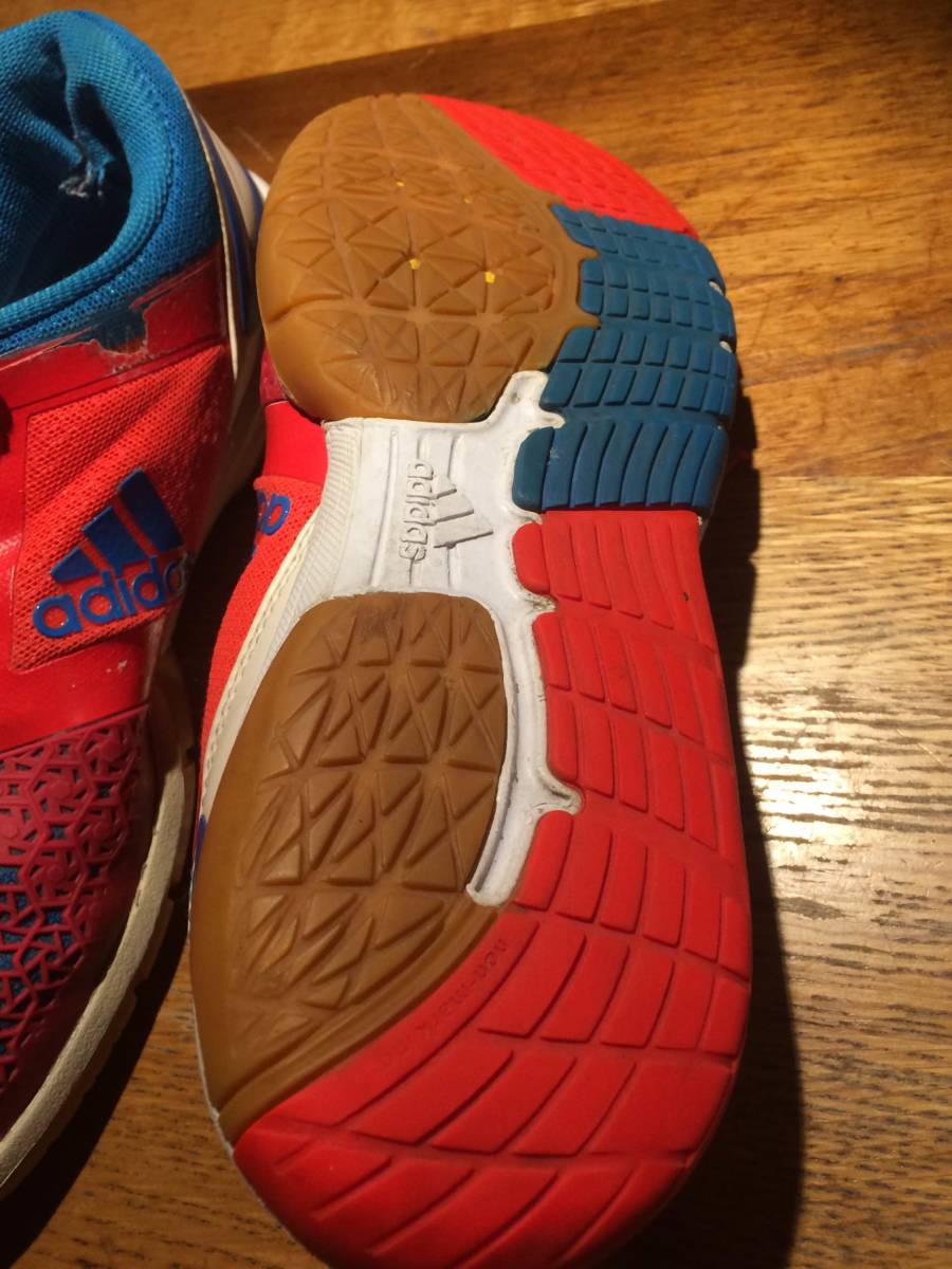 激レア アディダス卓球シューズ Ttコートブラストプロ ２５ ５ シューズ 売買されたオークション情報 Yahooの商品情報をアーカイブ公開 オークファン Aucfan Com