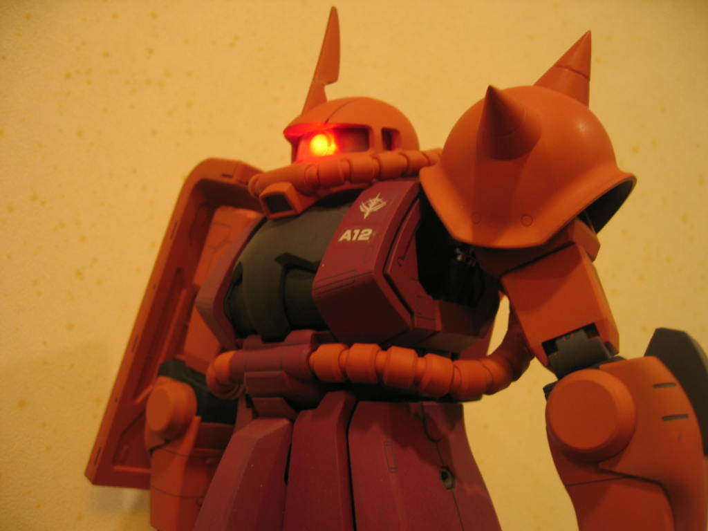 塗装済み完成品 Pg シャア専用ザク モノアイ発光 355 パーフェクトグレード 完成品 売買されたオークション情報 Yahooの商品情報をアーカイブ公開 オークファン Aucfan Com