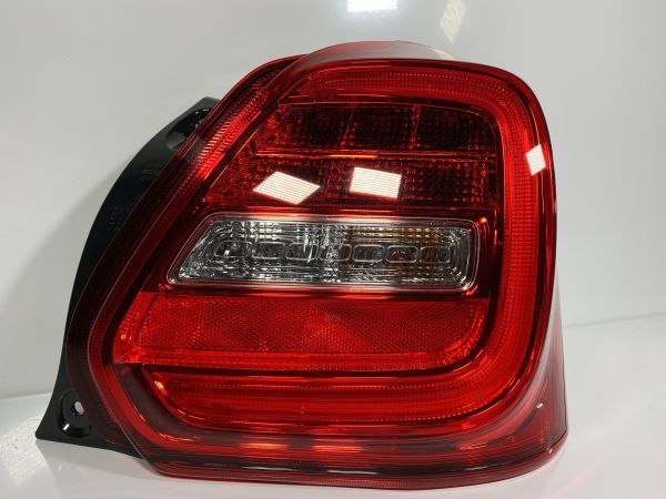 9688 ☆美品/破損キズなし☆ スイフト ZC33S 純正 右テールランプAssy