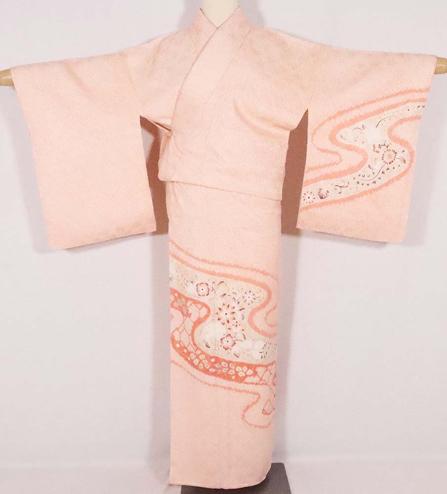 送料無料】総絞り訪問着 正絹 サーモンピンク 相良刺繍 絞り 花流水 